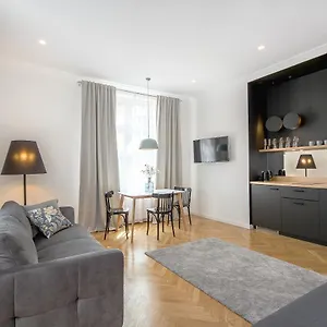 wanderlust-apartments.krakowhotelspoland.com/